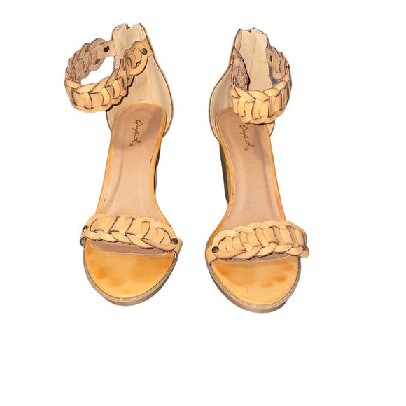 Qupid Chunky Heels, Size 7 - Picture 2 of 7